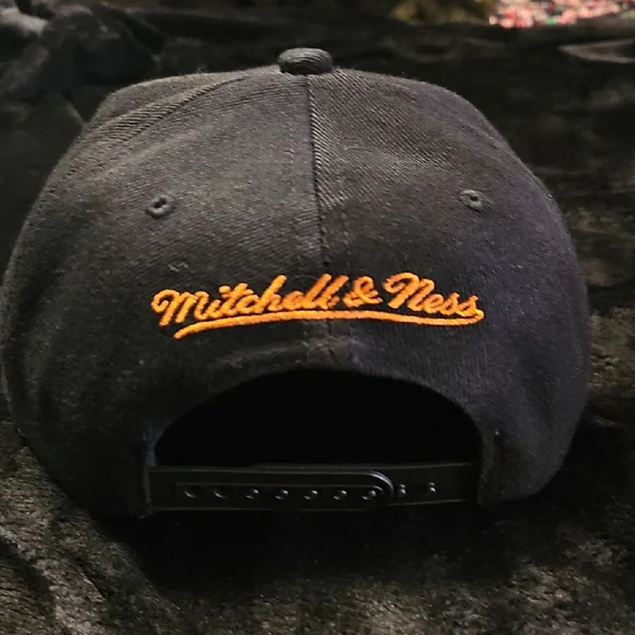Mitchell & Ness Phoenix Suns Snap Back - Picture 3 of 5